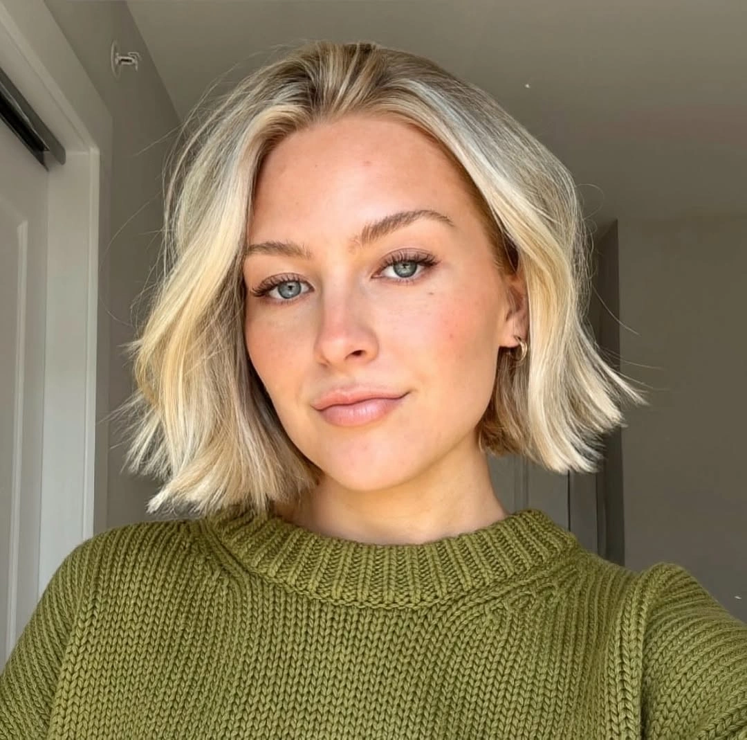 Fall blonde hair colour 2026 Creamy Blonde Bob With a Natural Shadow Root