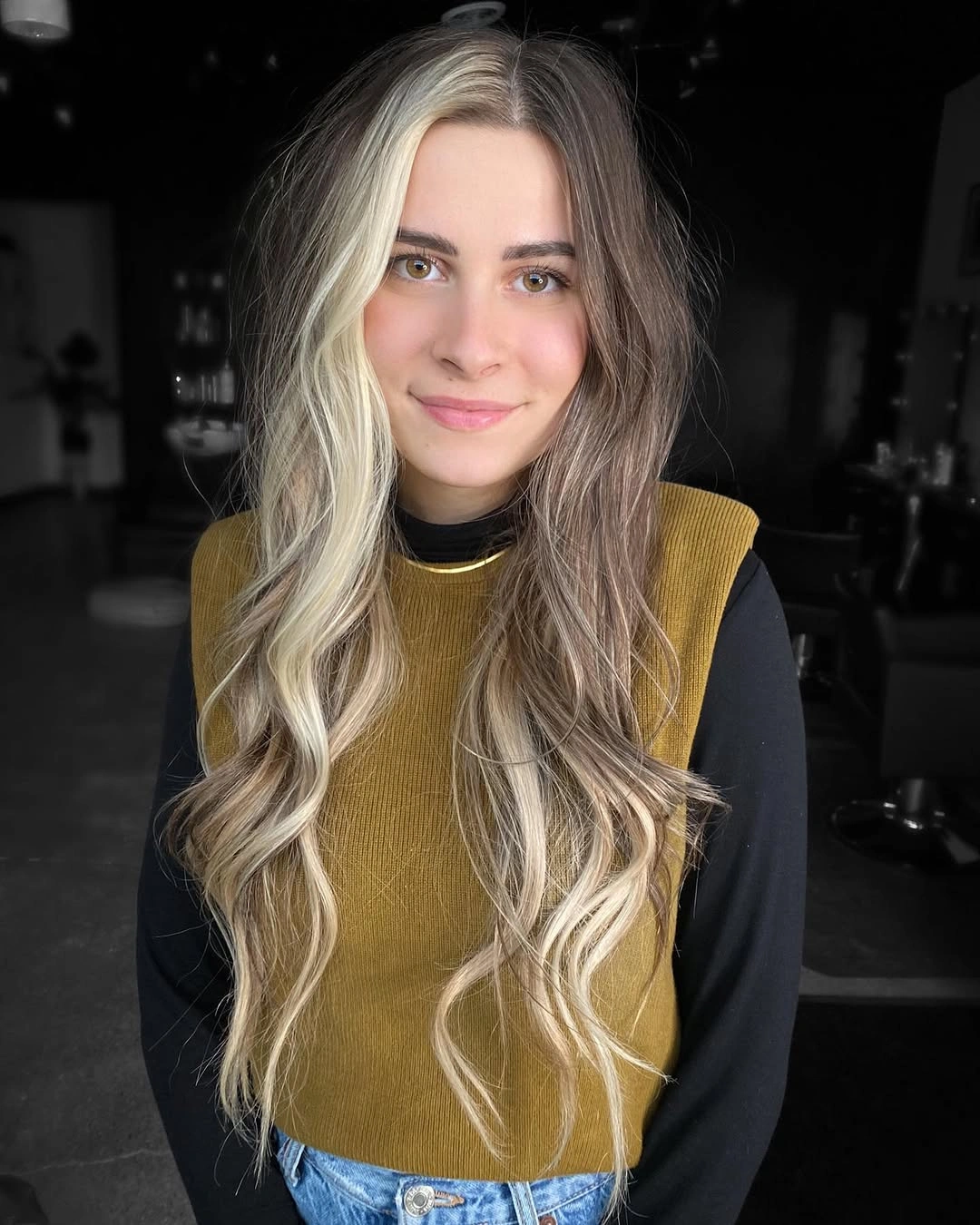 Fall blonde hair colour 2026 Split Blonde and Ash Brown Lengths