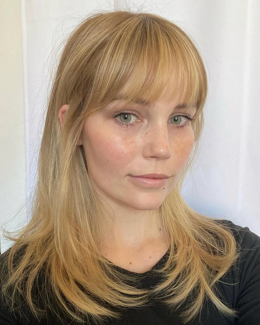 Fall blonde hair colour 2026 Golden Beige Blonde With Airy Bangs