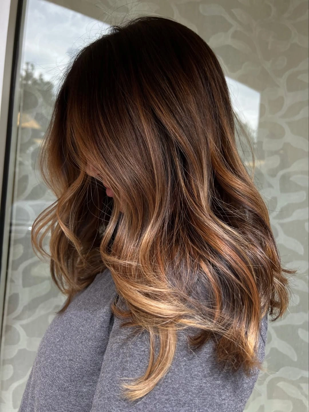 Fall brunette hair colour 2026 Honey Caramel Balayage for Shoulder-Length Hair