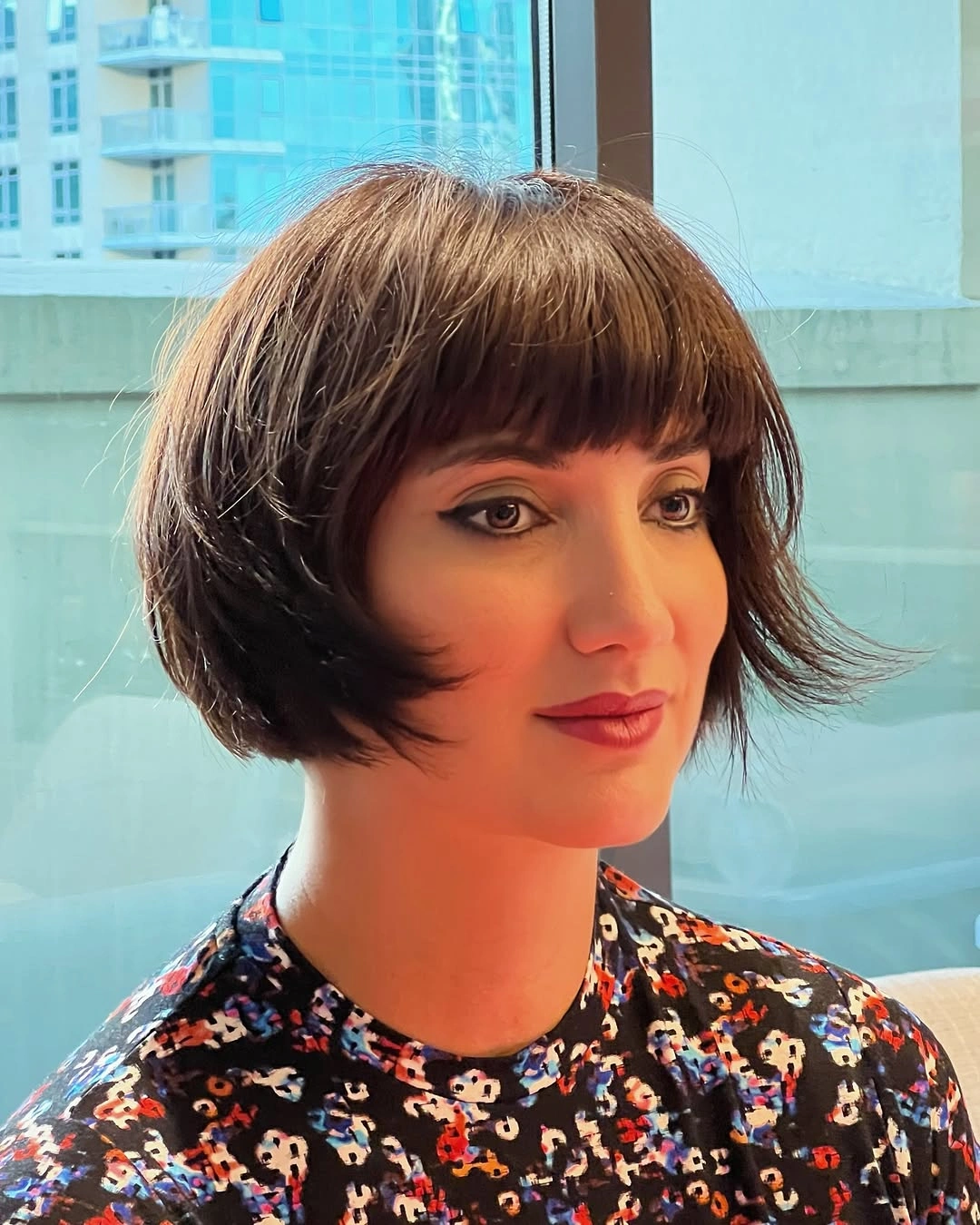 fall French Bob 2026 Graphic Black Bob with Flipped Face-Framing Ends
