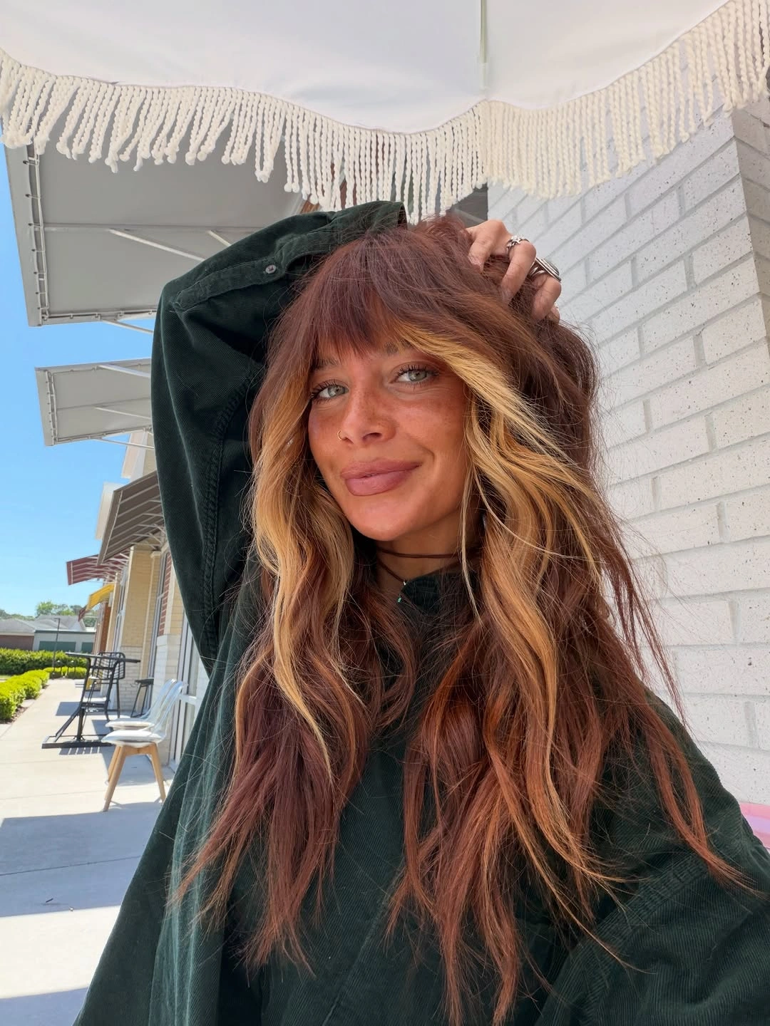 Fall hair colour ideas 2026 Cocoa Waves with Butter Blonde Framing