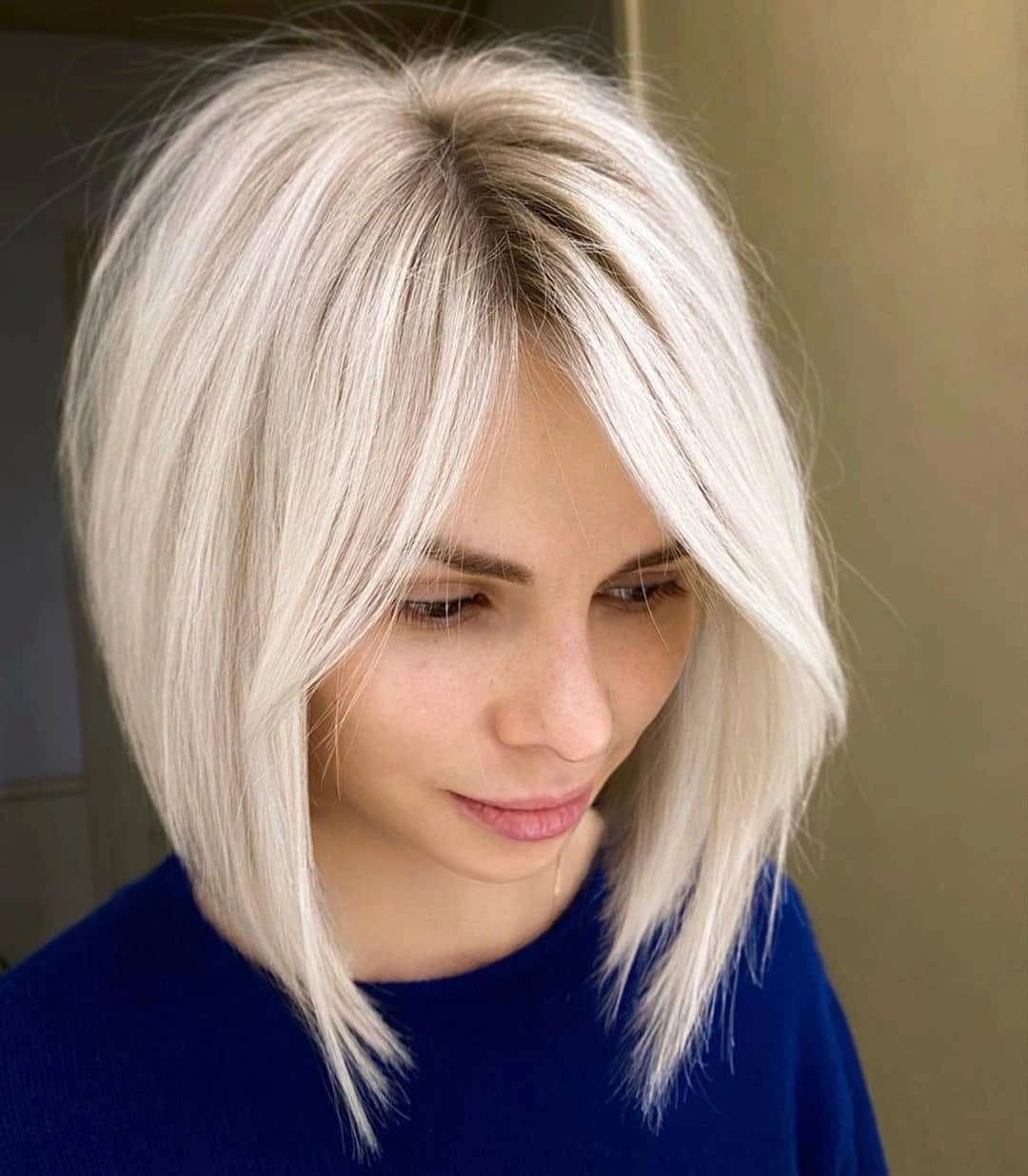 fall medium haircuts 2026 Icy Angled Lob With Soft Root Shadow