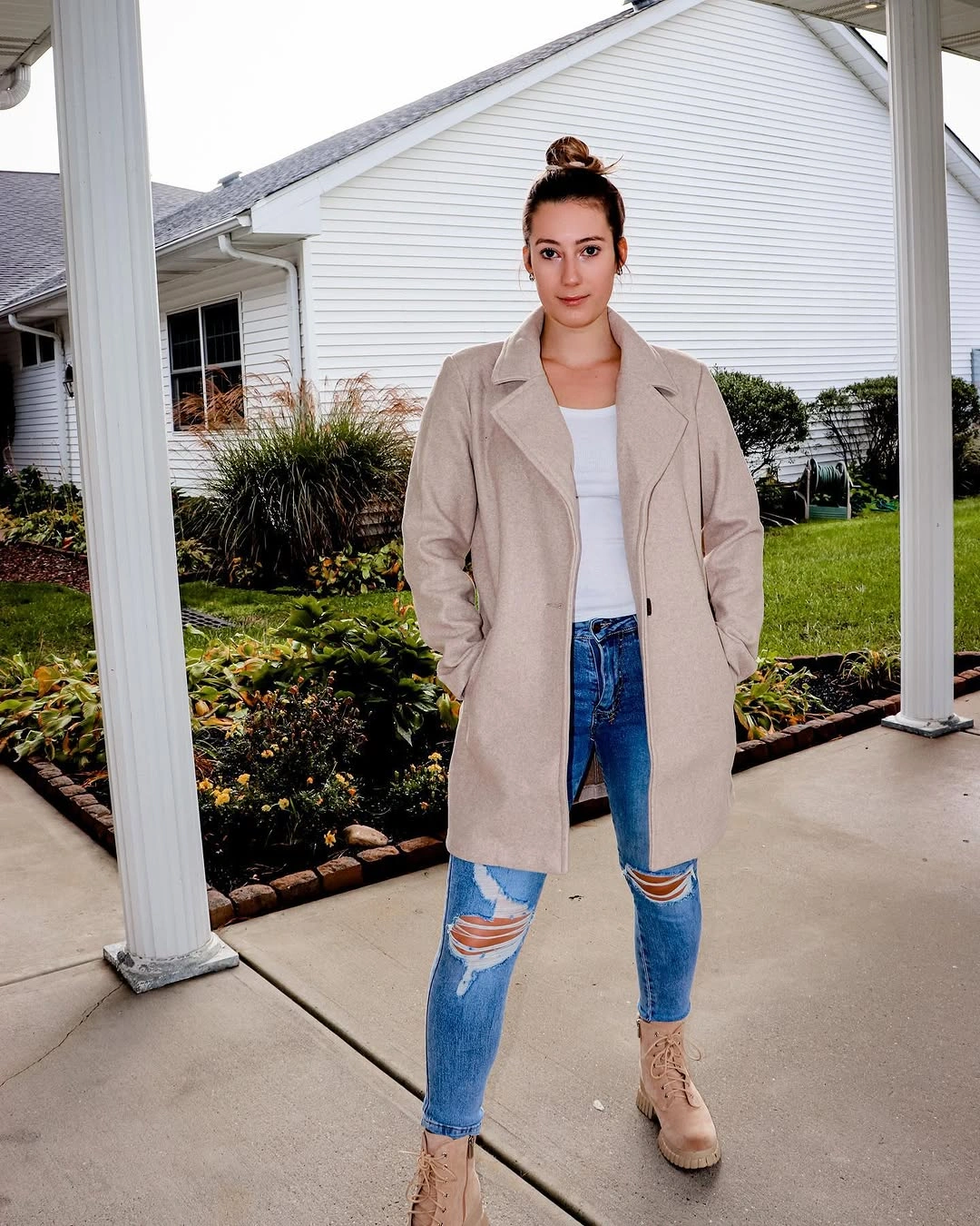 fall outfits with peacoat 2026 + Light Beige Coat With Ripped Denim and Utility Boots