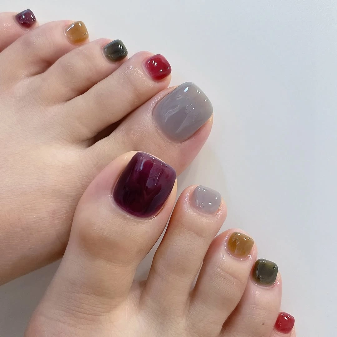 fall pedicure ideas 2026 Multicolor Pedicure With Burgundy And Gray
