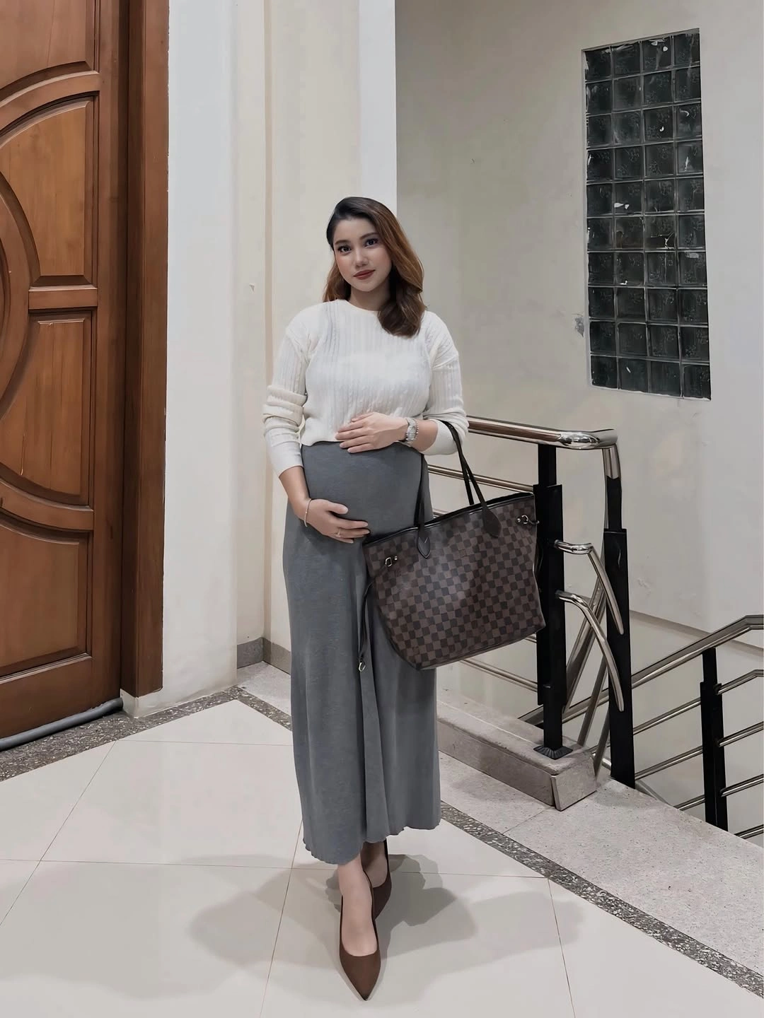 fall pregnancy outfits 2026 + Gray Wide-Leg Trousers for a Polished Workday