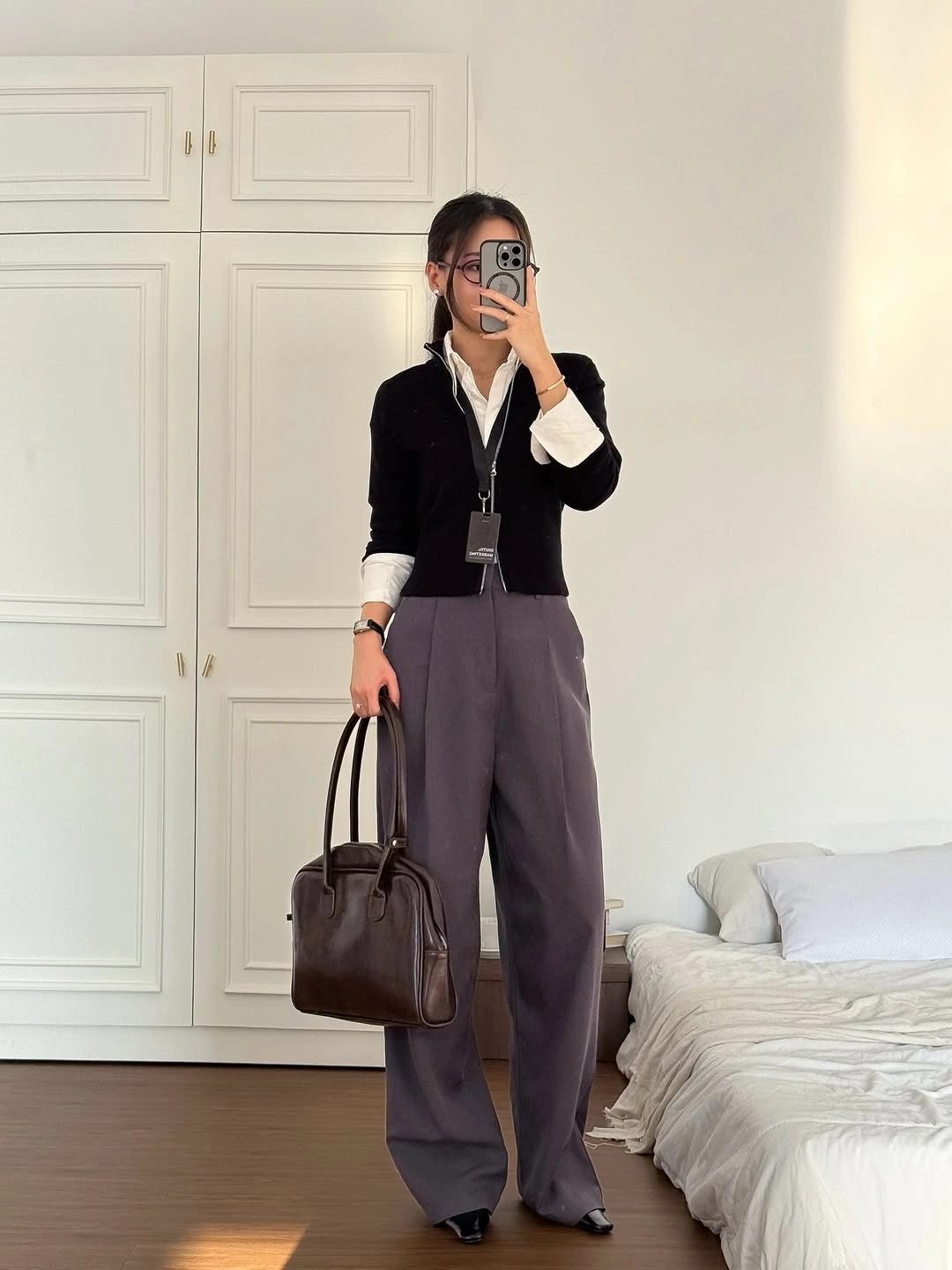fall professional outfits women 2026 Zip Knit and Wide-Leg Trousers for a Creative Work Uniform