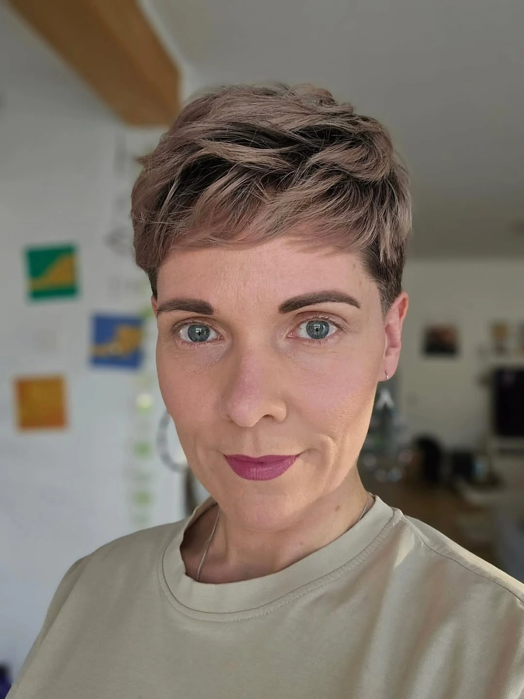 fall short haircuts 2026 + Textured Rose-Brown Pixie With Soft Fringe