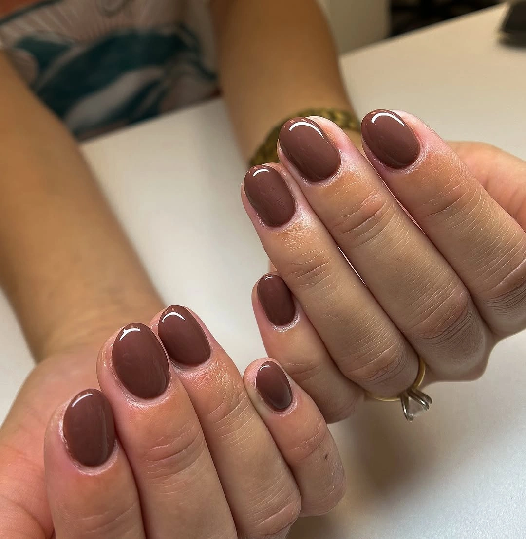 fall short nails 2026 Rounded Cocoa Short Nails With Gloss