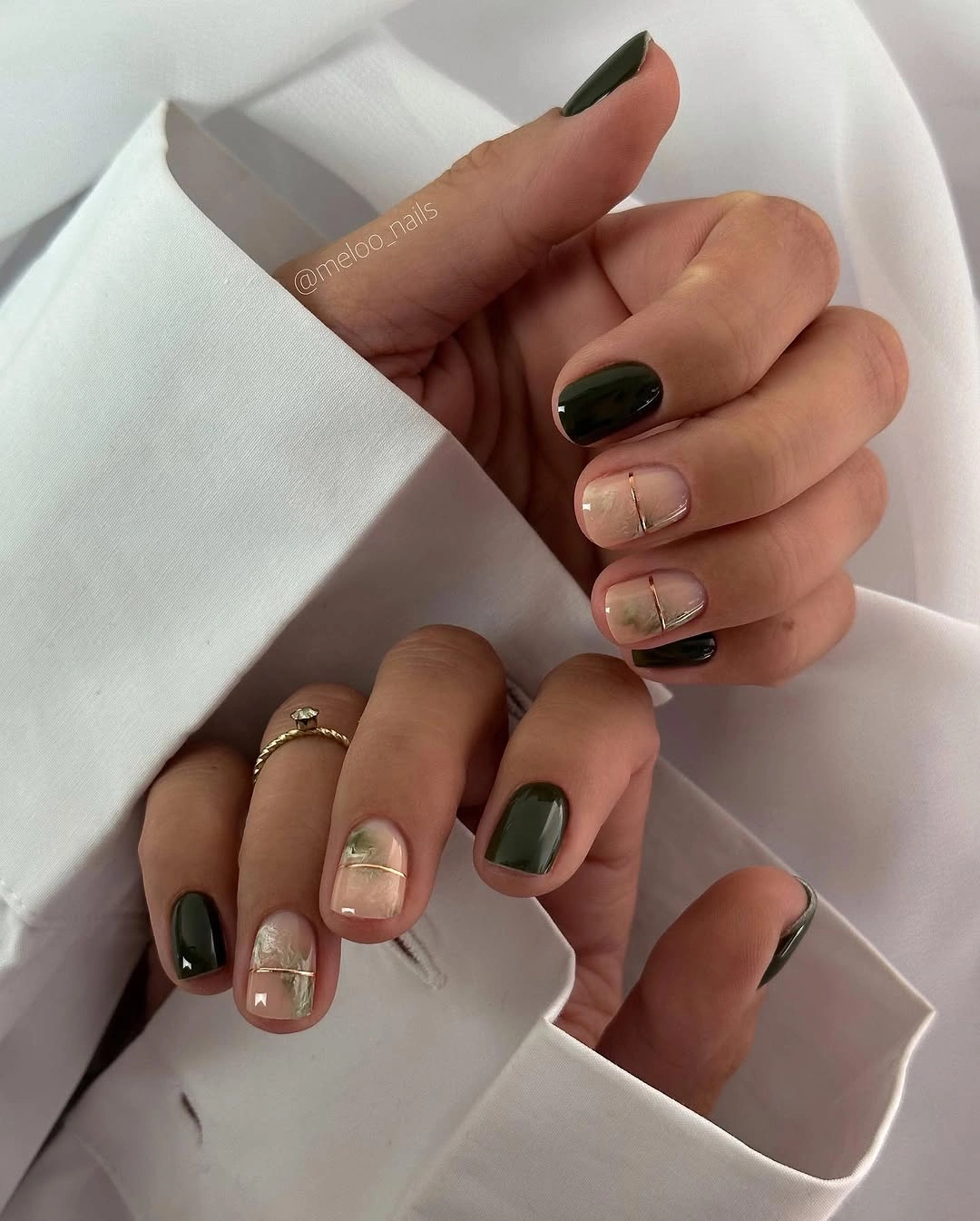 fall short nails 2026 Green And Nude Short Nails With Fine Lines