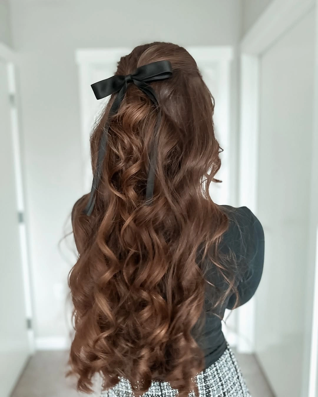 heatless curls hairstyle Ribbon-Tied Brunette Waves