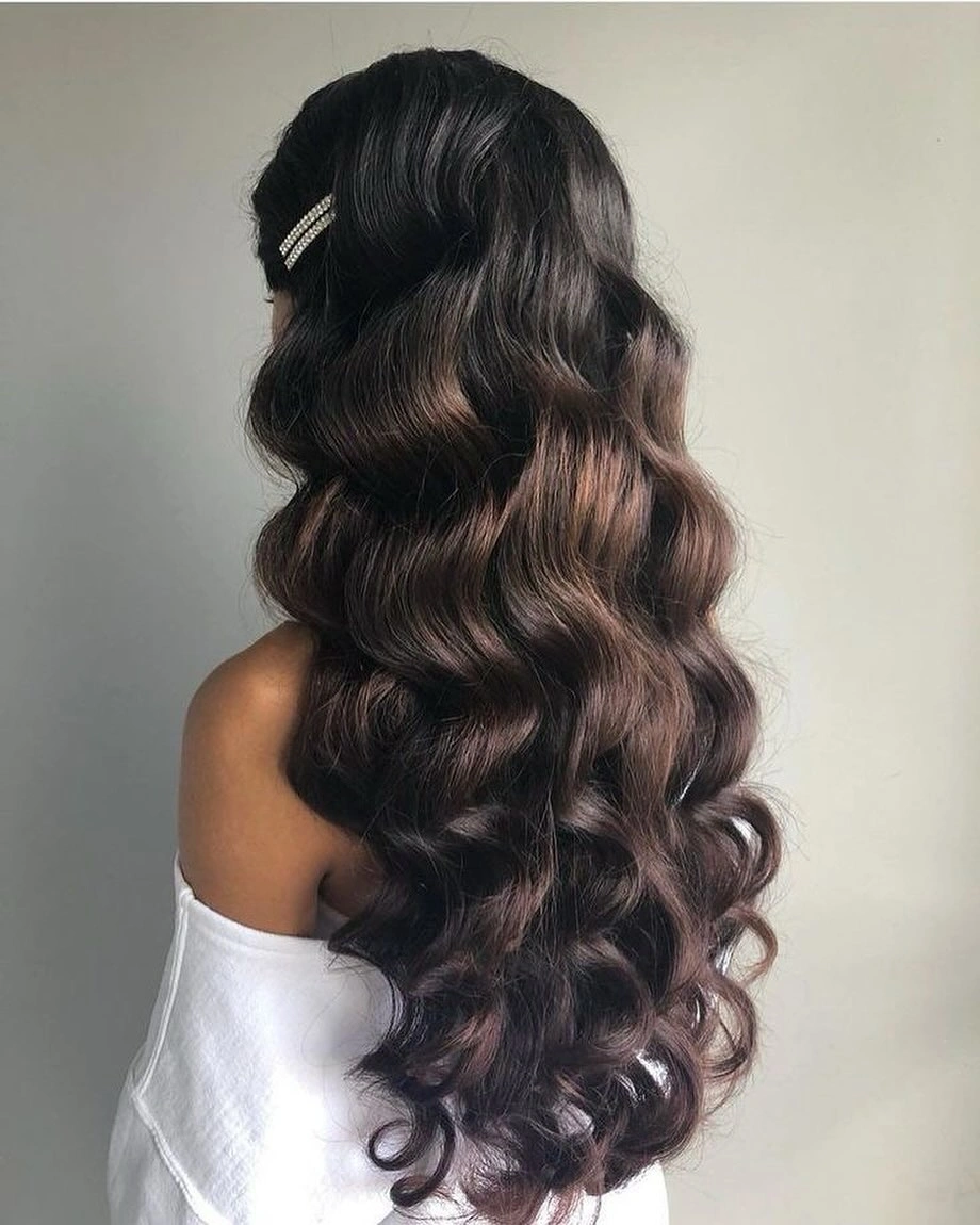 heatless curls hairstyle Glossy Old-Hollywood Waves With Pearl Pins