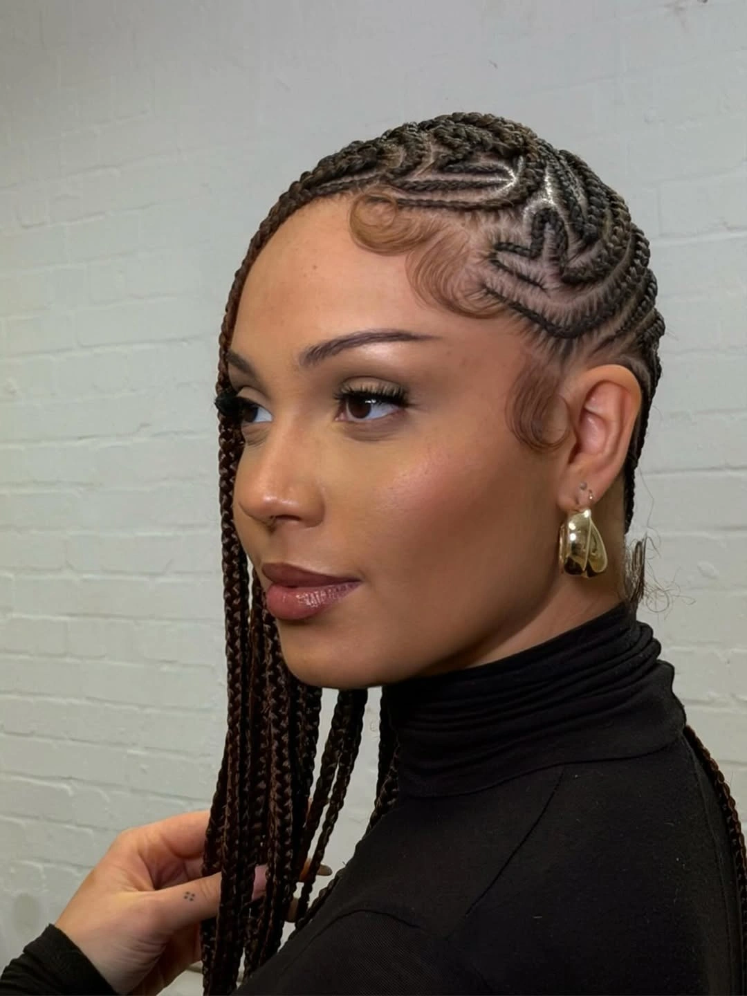 lemonade braid hairstyle Swirled Lemonade Braids With Soft Brown Length