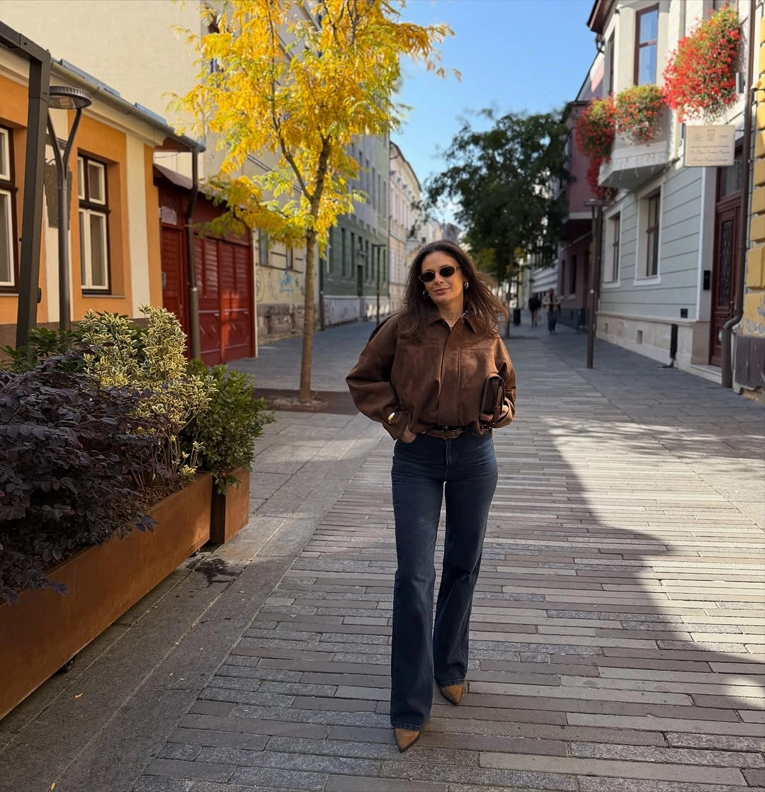 september fashion trends 2026 Brown Jacket With Dark Straight Denim