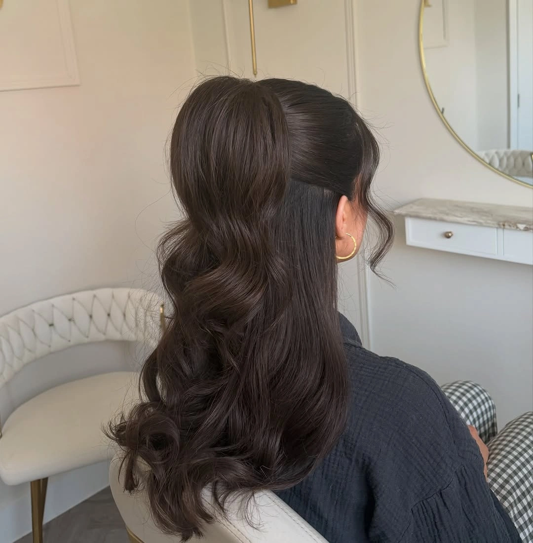 september hairstyles ideas 2026 Dark Half-Up Ponytail With Soft Curls