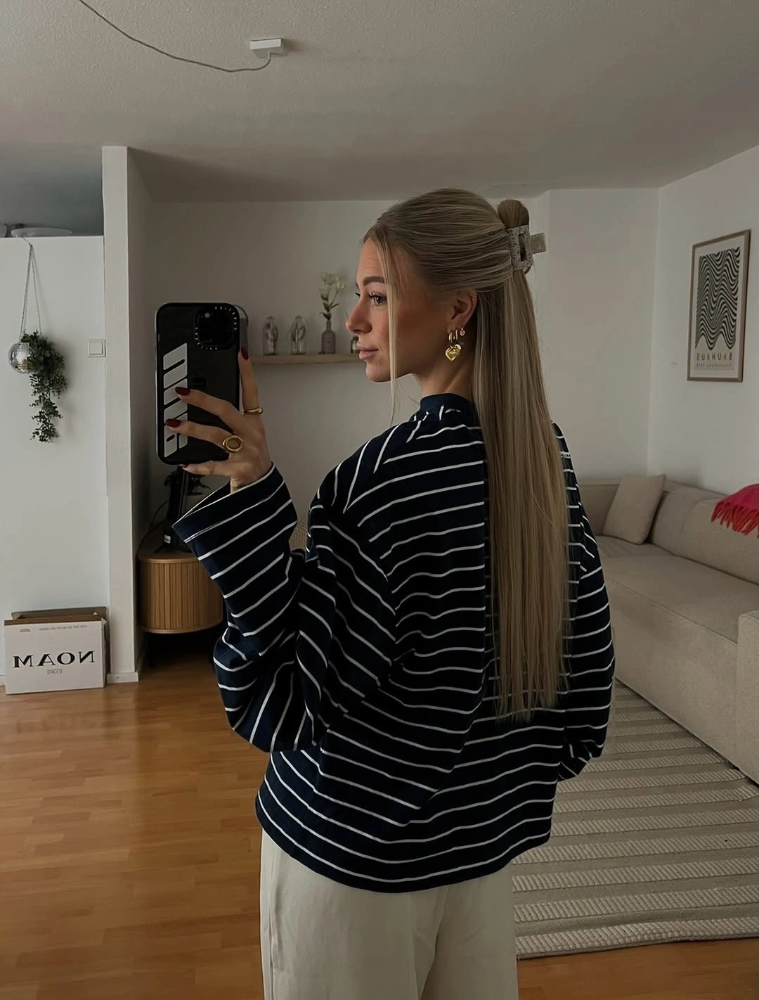 september hairstyles ideas 2026 Straight Half-Up Style With Small Clip