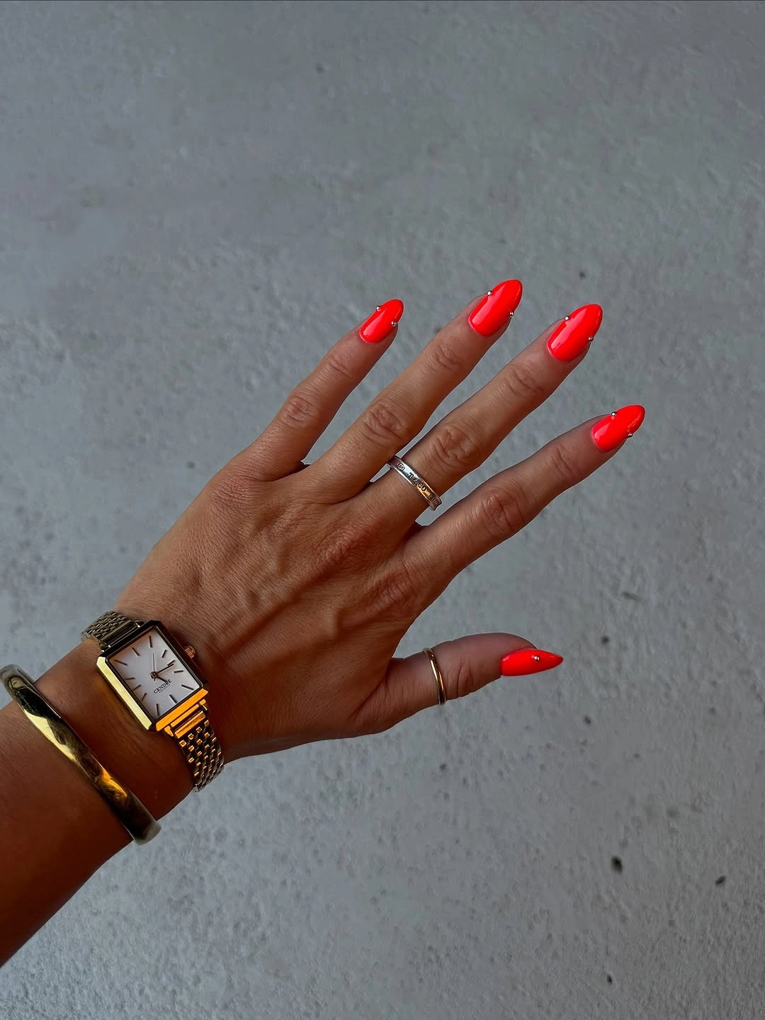 september nails color 2026 Neon Red Square Nails with Gold Jewelry