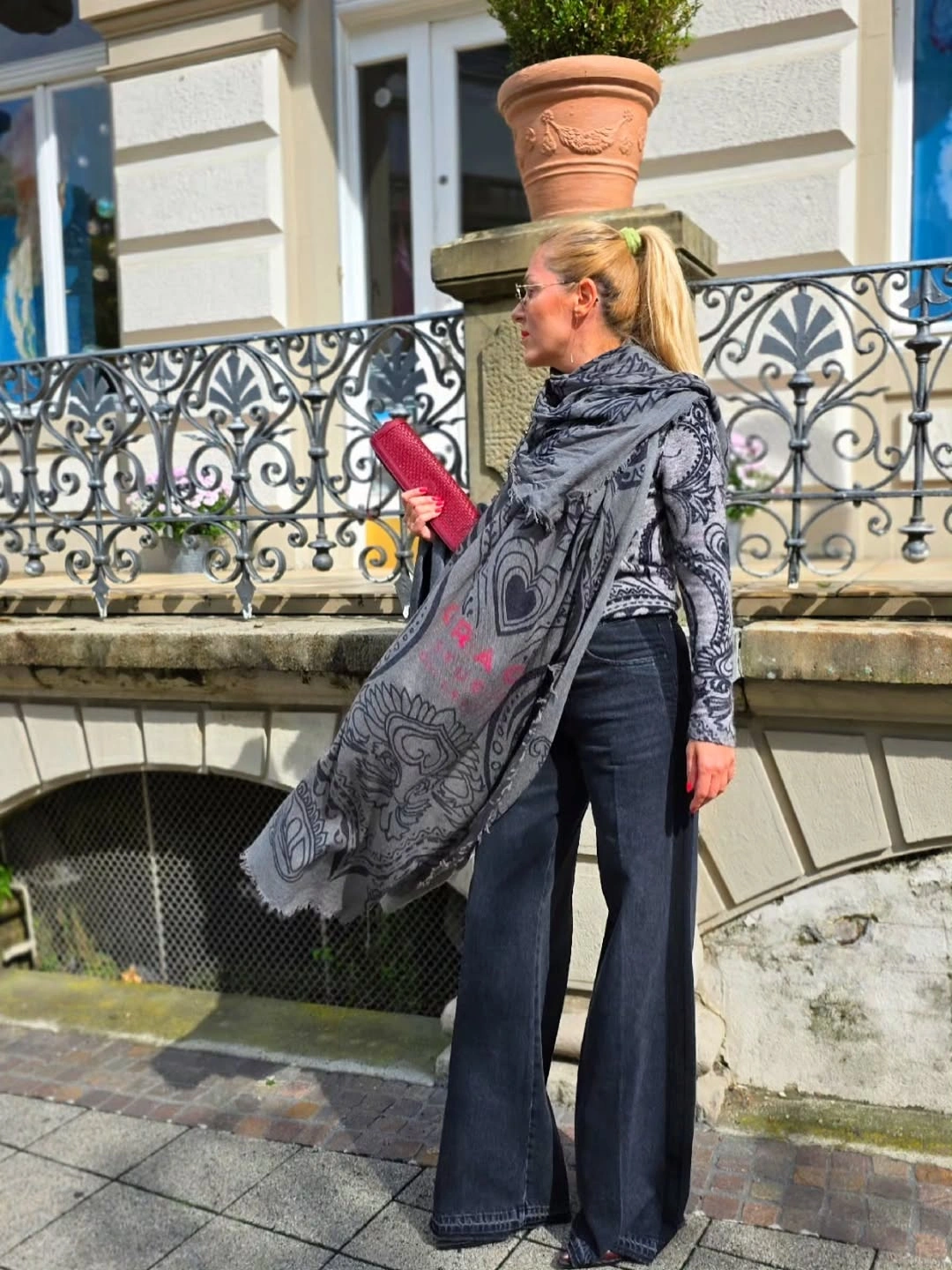 what are must-have fall outfits for 2026 + Wide-Leg Black Denim With a Printed Scarf