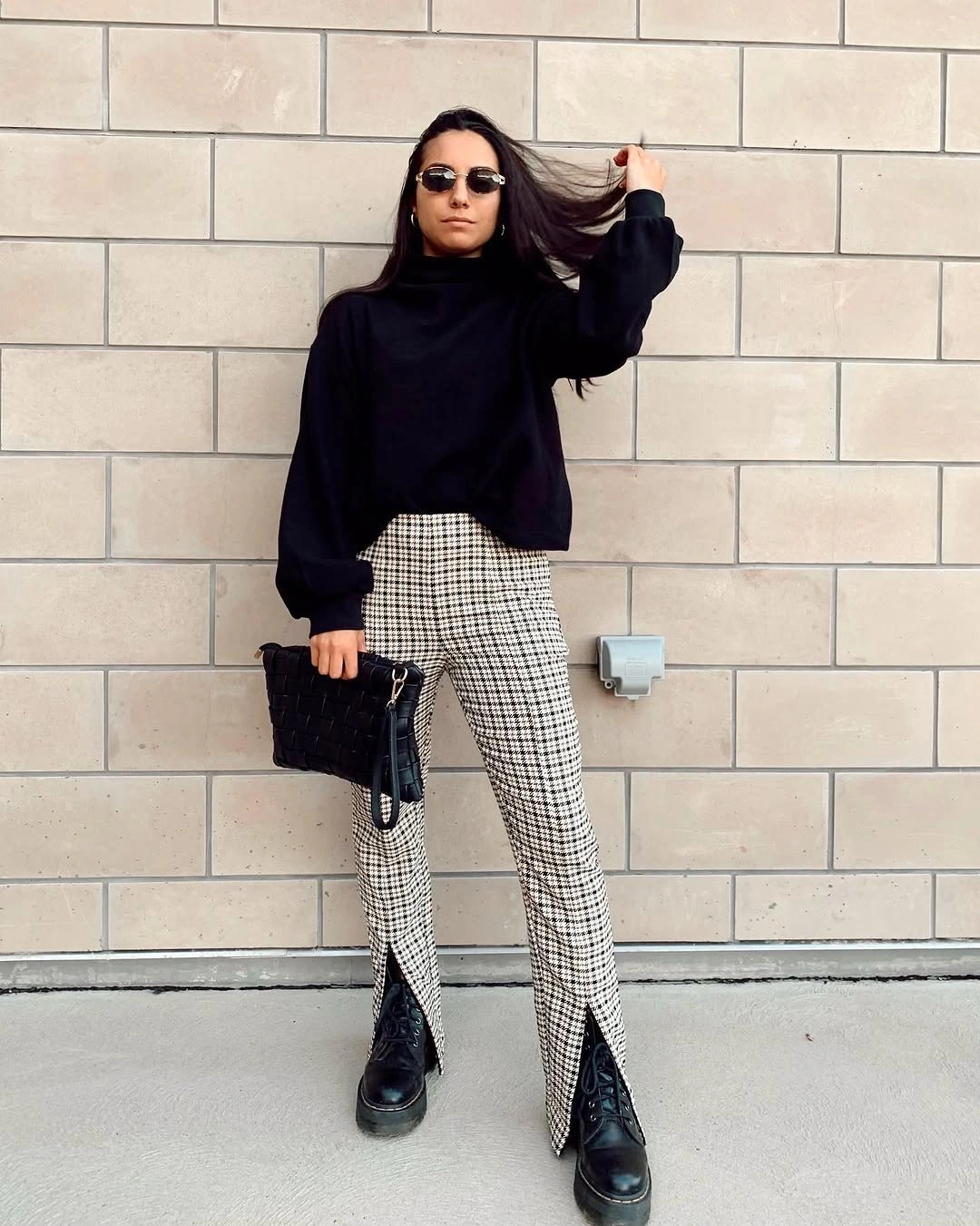 what are the best fall outfits for casual days? Black Sweatshirt With Houndstooth Split-Hem Pants