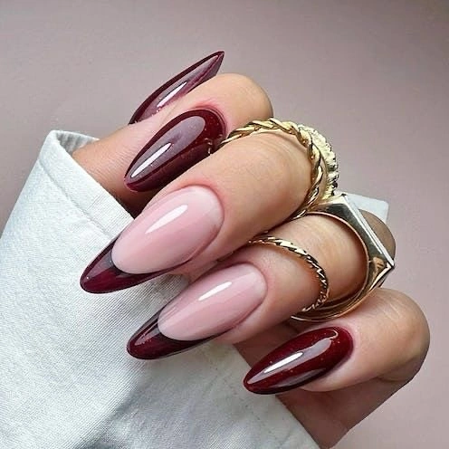 burgundy and blush in a classic curve