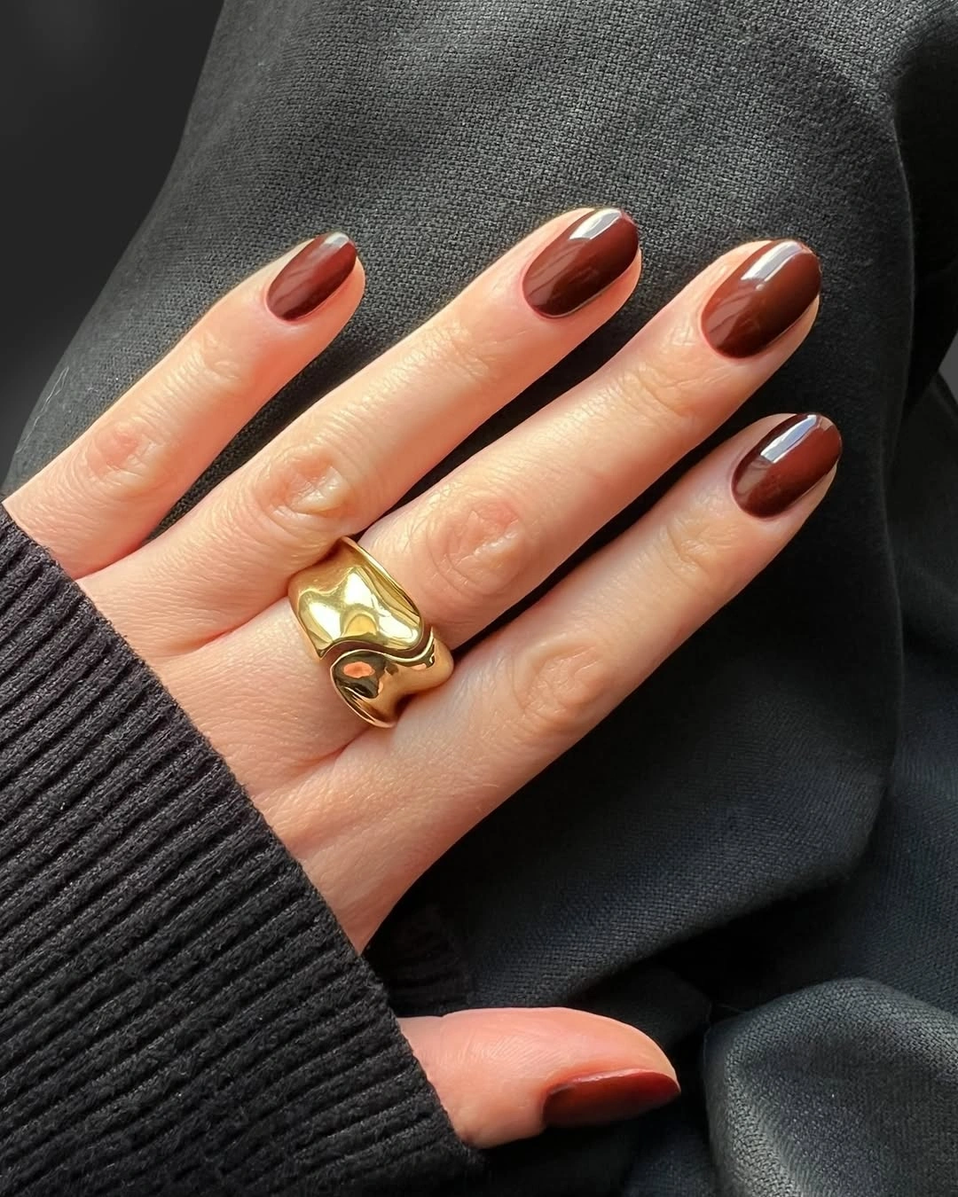 mixed taupe and brown glossy details