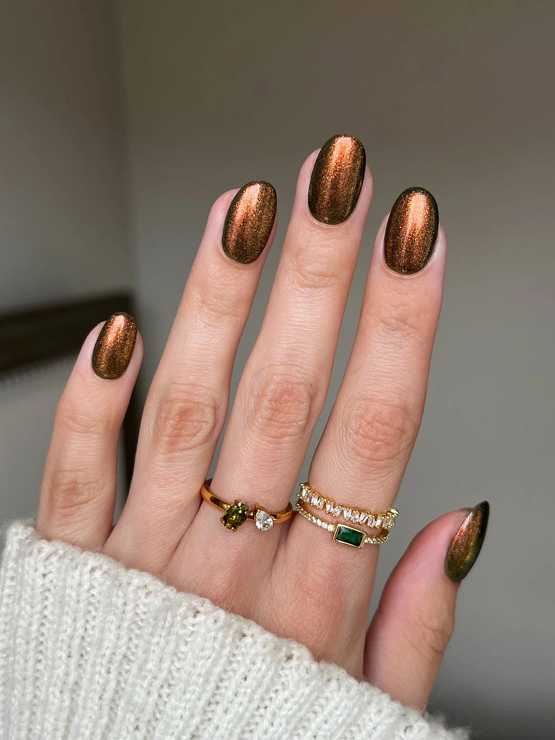 Bronze metallic short oval nails