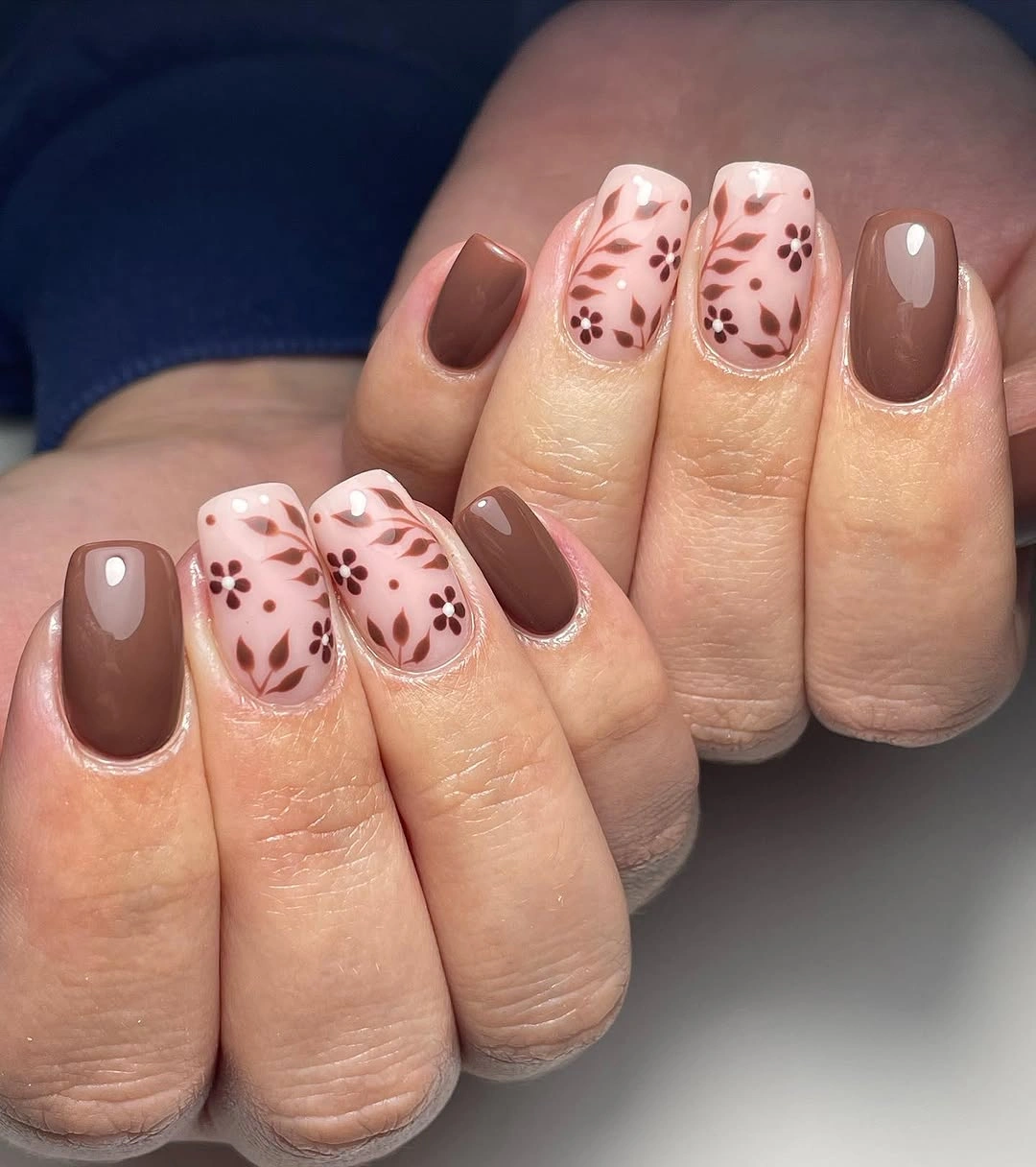 Taupe short nails with blush florals