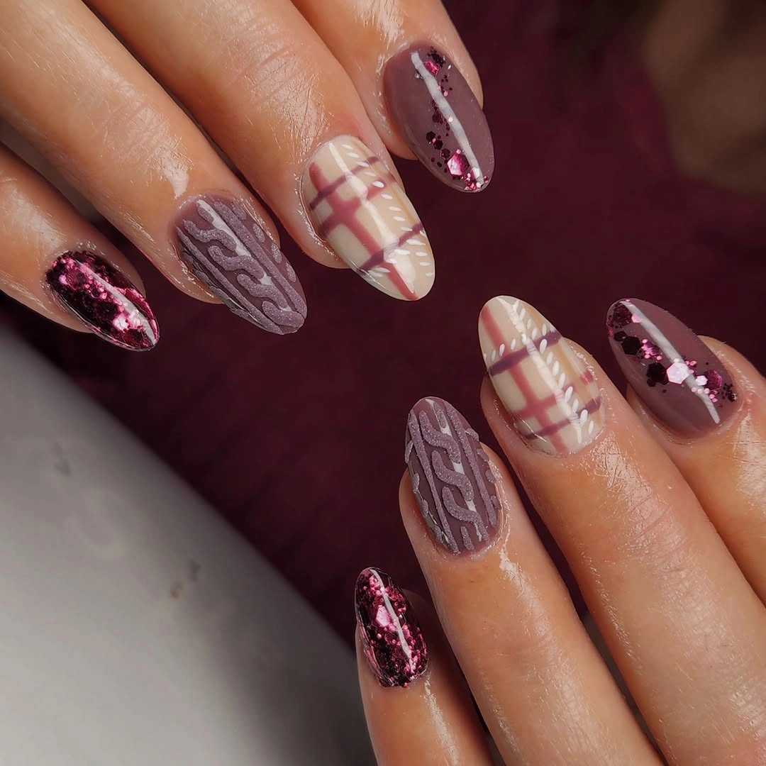 Fall nail idea: medium almond knit-texture plaid manicure