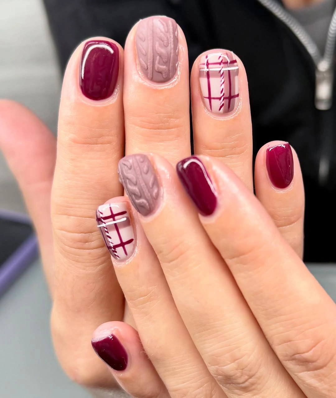 Fall nail idea: medium almond iridescent reflective manicure