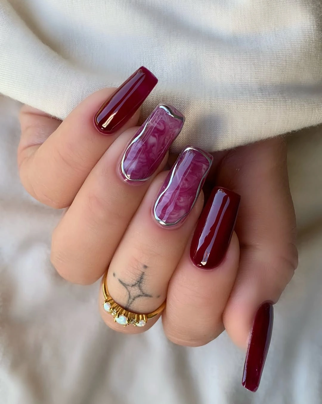 Burgundy coffin nails with marble accents