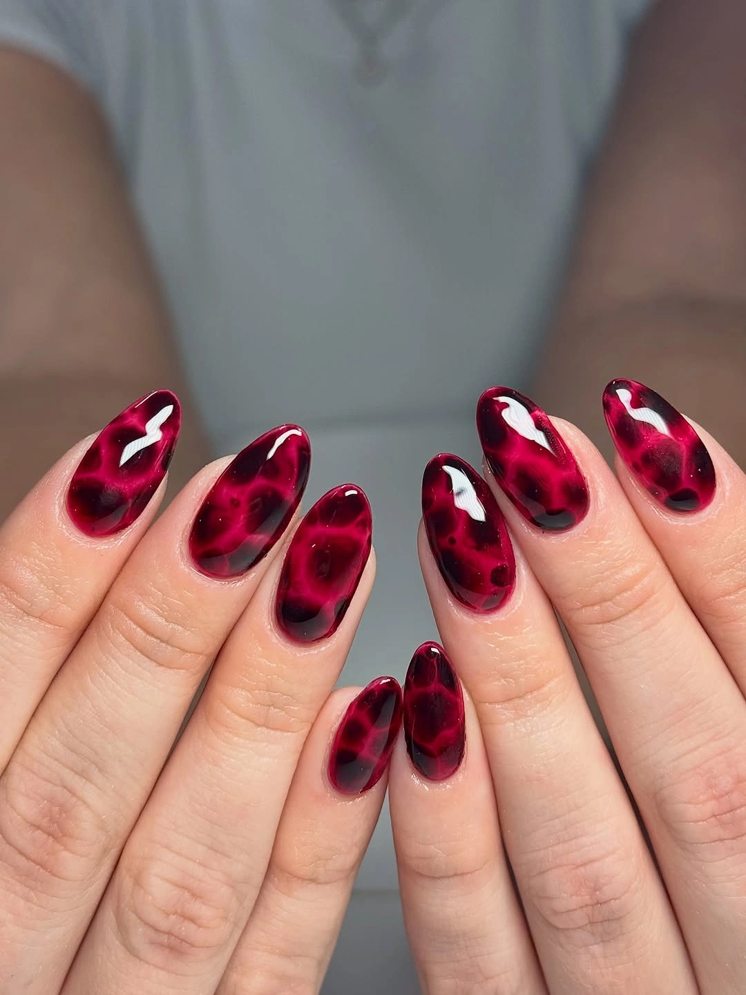 Smoky red black tortoiseshell nails