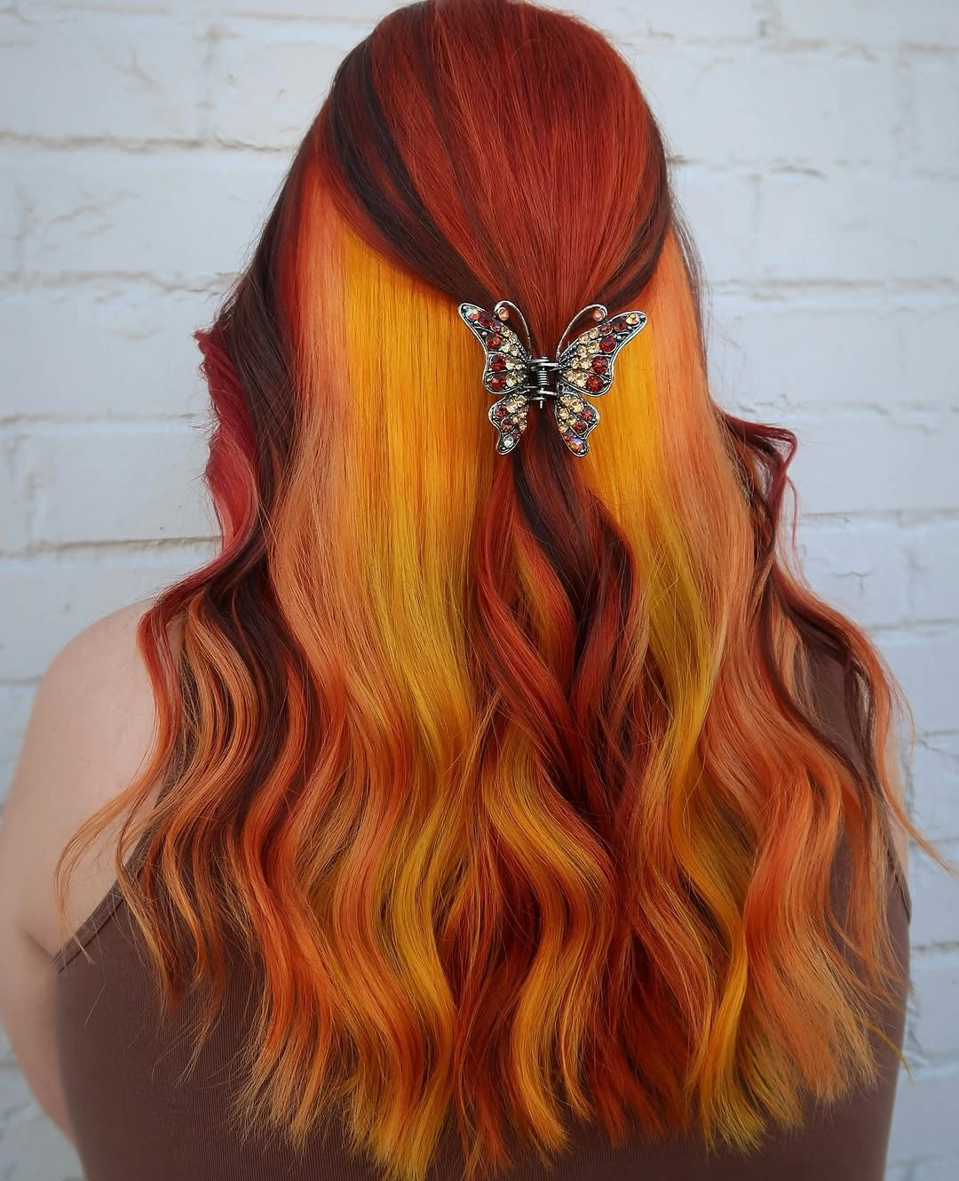 Long waves with red orange and golden yellow sections