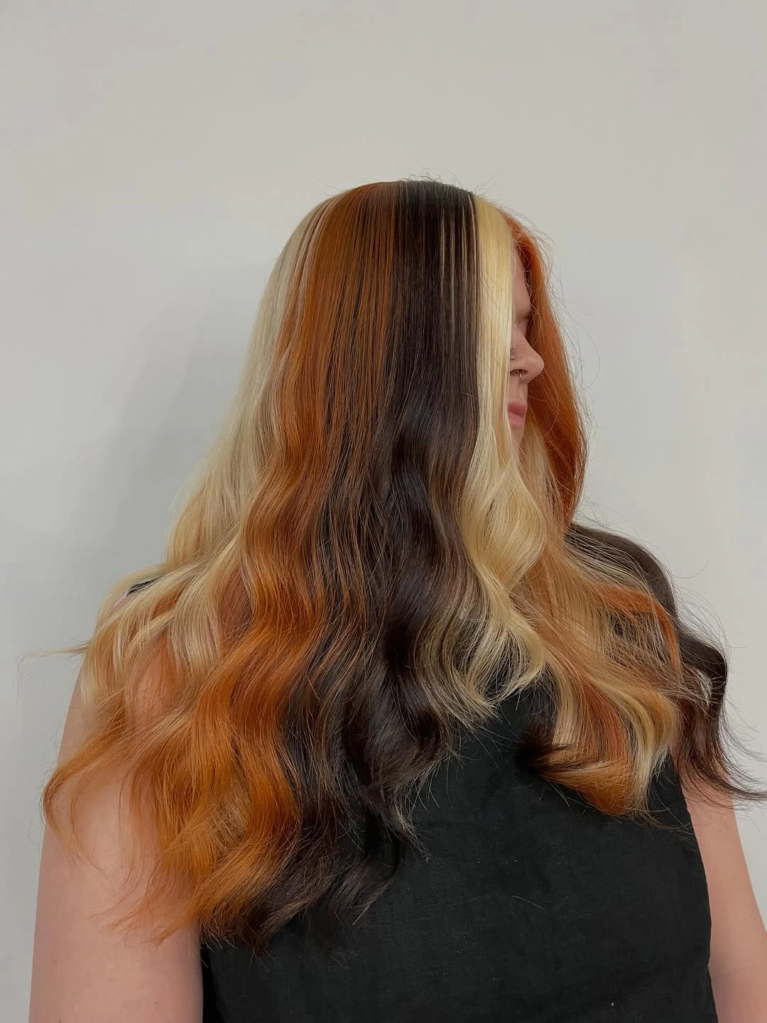 Long waves with broad brown copper and blonde panels