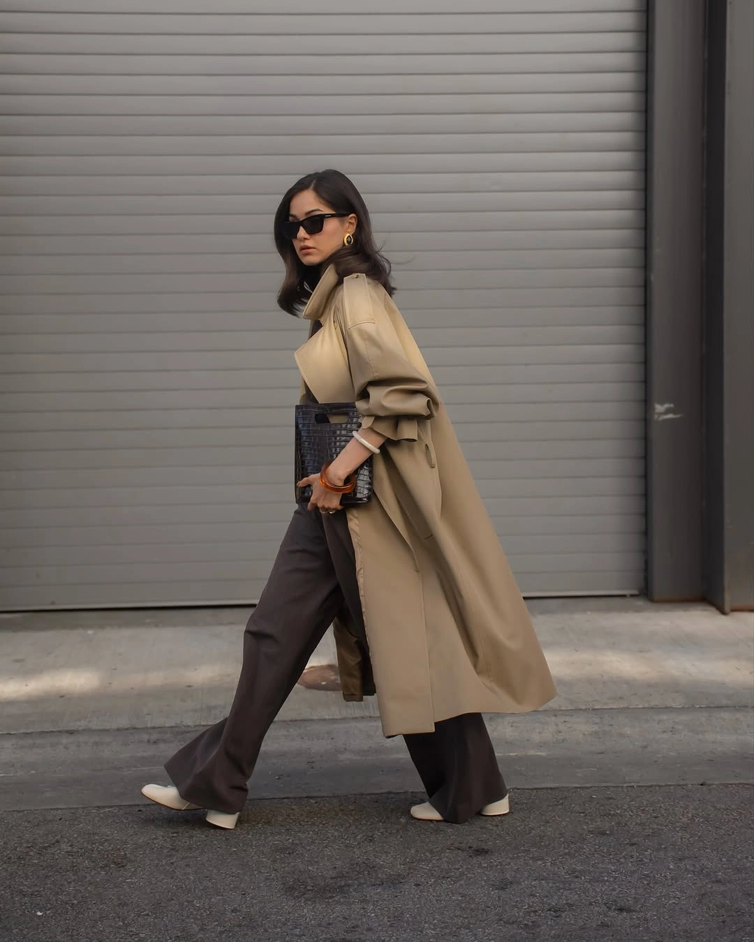 Long beige coat with dark brown wide trousers