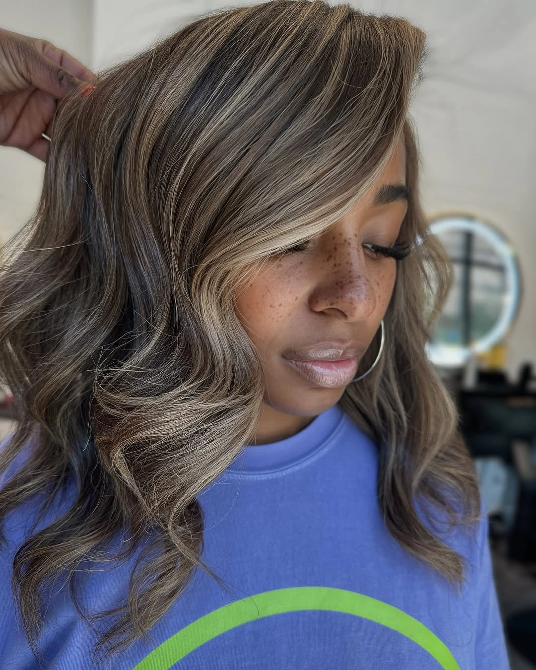 Ash brown medium waves with beige front ribbons