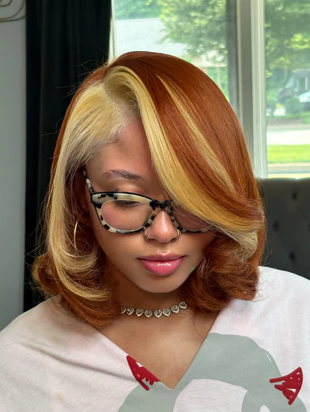 Short copper bob with wide blonde front section