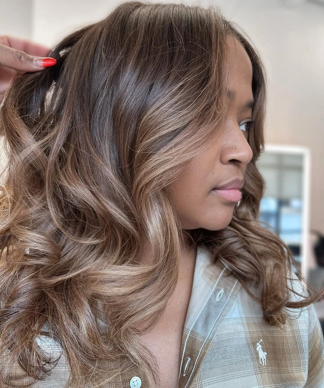 Medium brunette waves with beige face-framing pieces