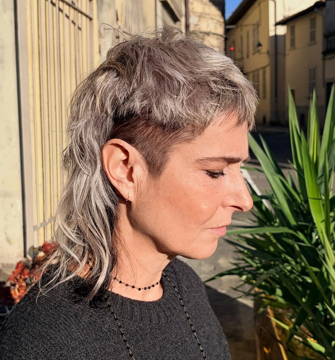 Gray mullet-inspired crop with short sides and elongated nape