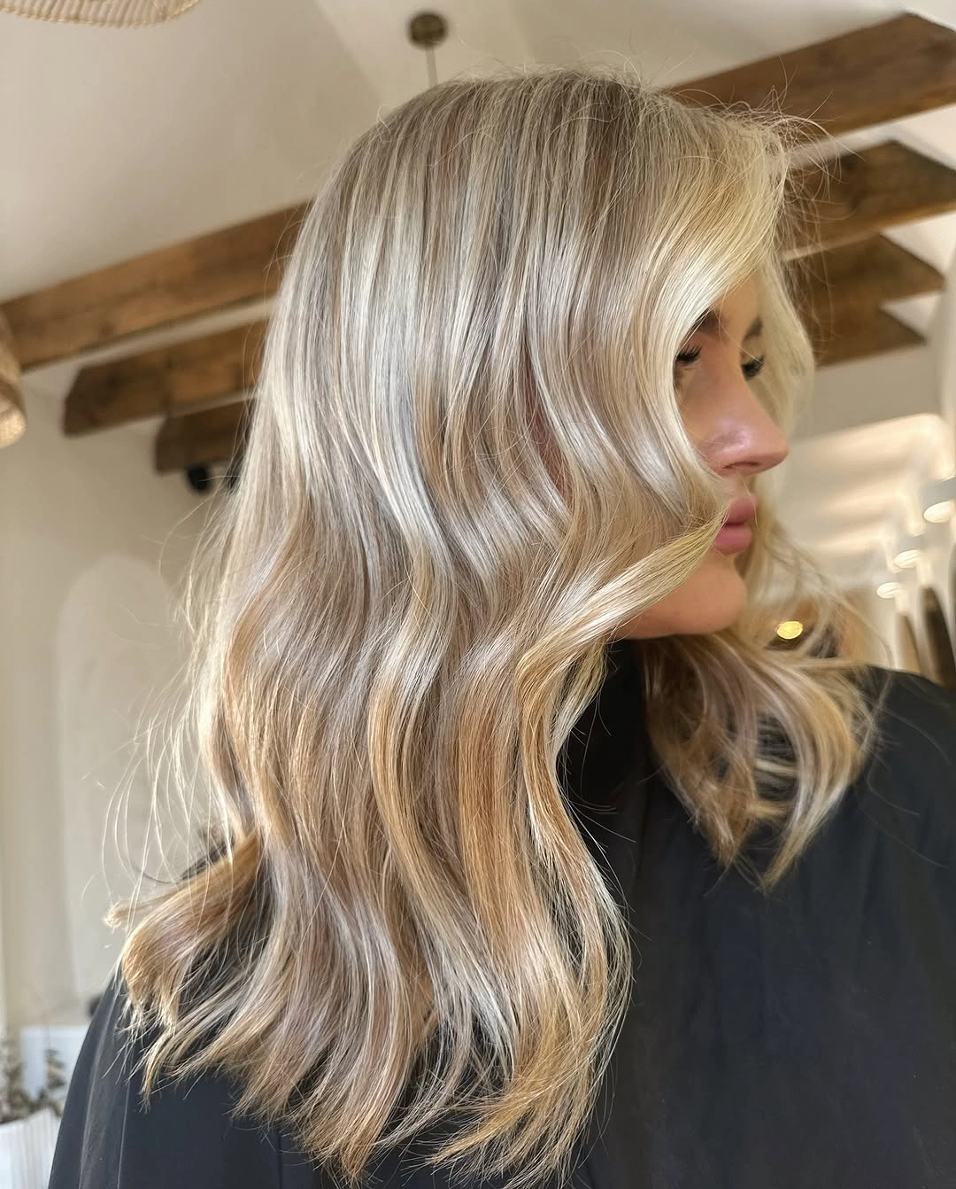 Champagne blonde waves with pale front ribbons